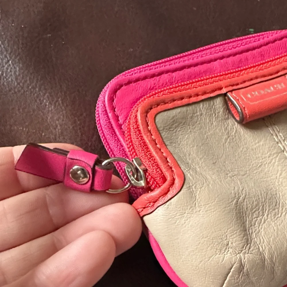 Coach Beige and Pink wallet - Picture 6 of 7